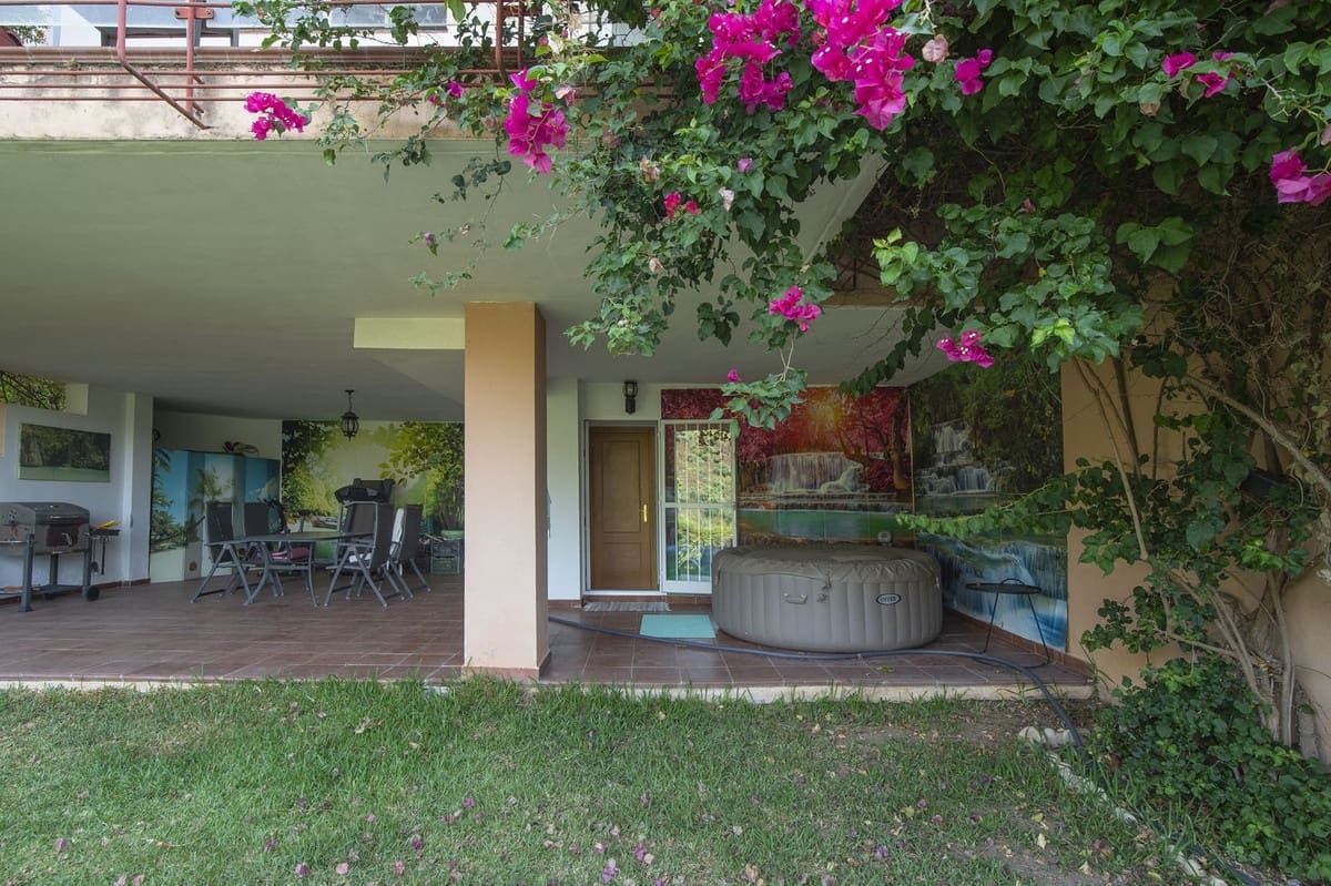 3 soverom Villa til salgs i Estepona med svømmebasseng garasje - € 390 000 (Ref: 10142181)