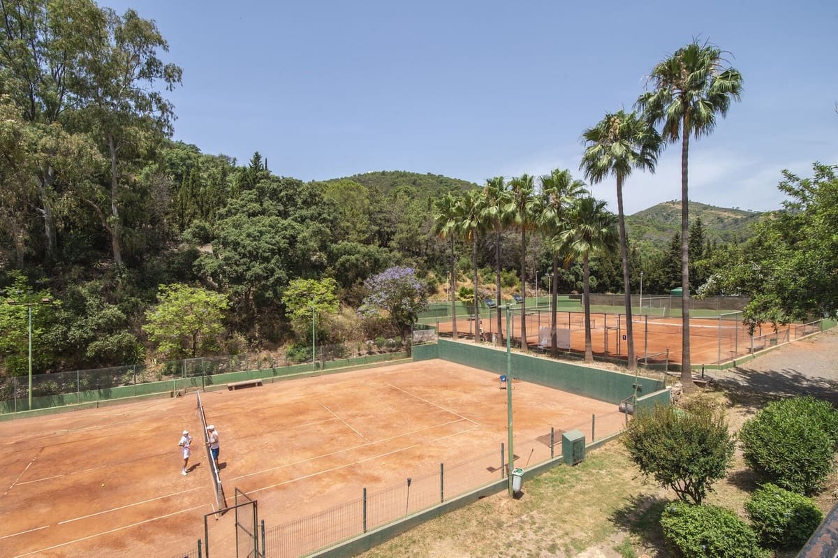 3 soverom Villa til salgs i Estepona med svømmebasseng garasje - € 390 000 (Ref: 10142181)