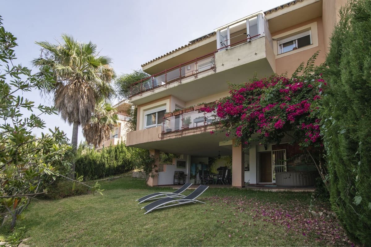 3 soverom Villa til salgs i Estepona med svømmebasseng garasje - € 390 000 (Ref: 10142181)