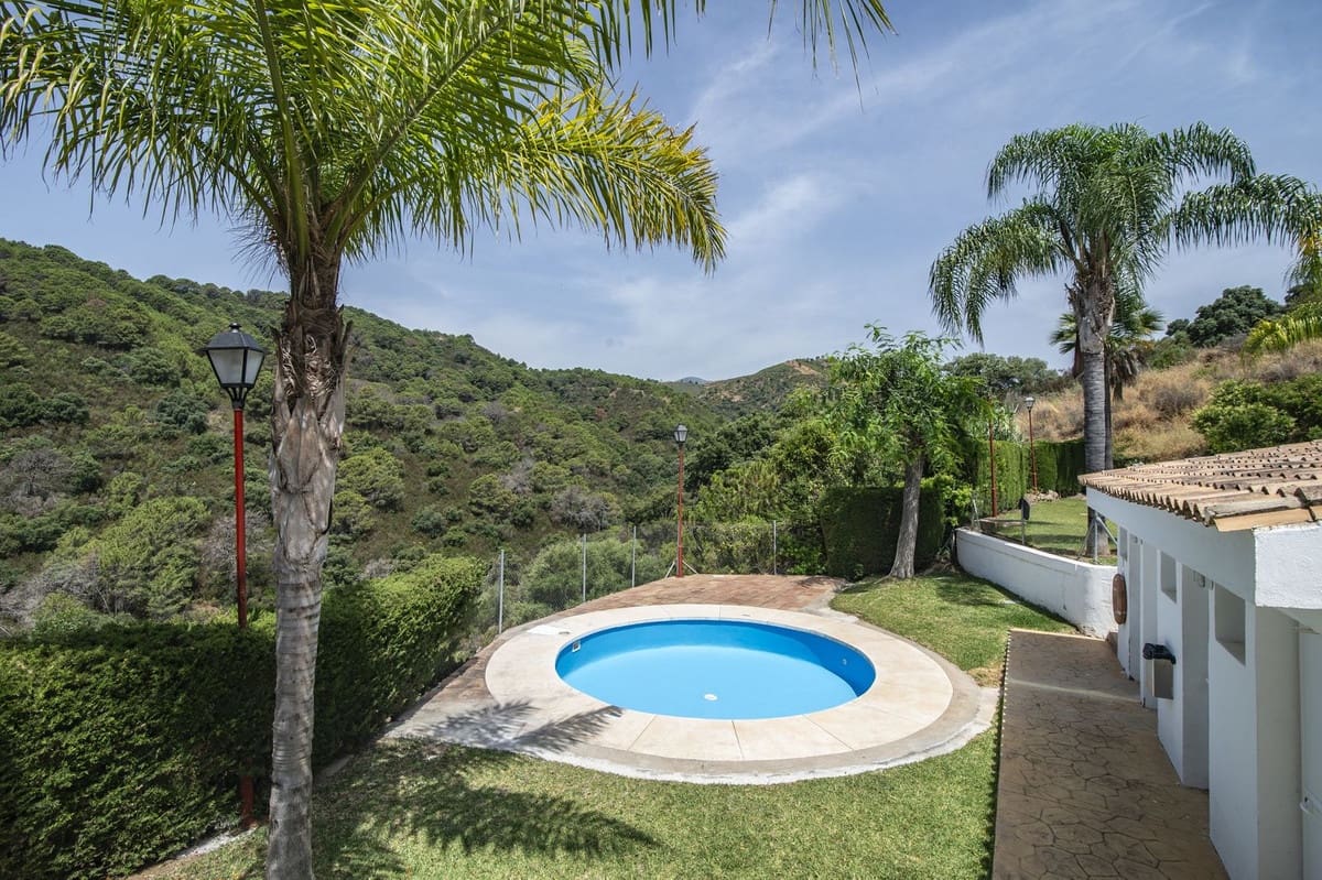 3 soverom Villa til salgs i Estepona med svømmebasseng garasje - € 390 000 (Ref: 10142181)