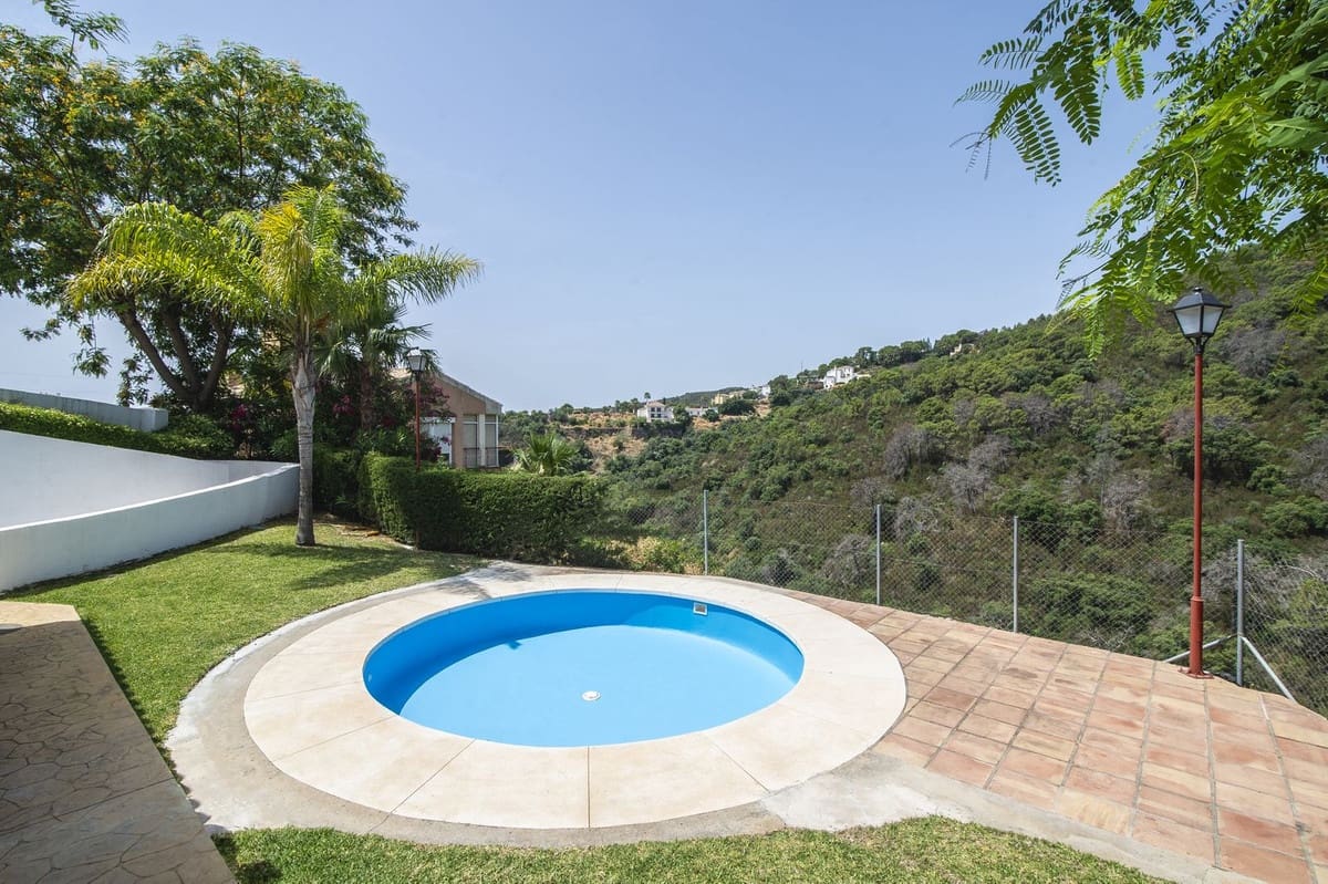 3 soverom Villa til salgs i Estepona med svømmebasseng garasje - € 390 000 (Ref: 10142181)