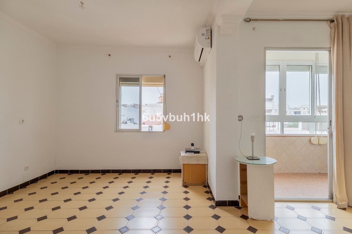 3 soveværelse Lejlighed til salg i Fuengirola med garage - € 198.000 (Ref: 10142200)