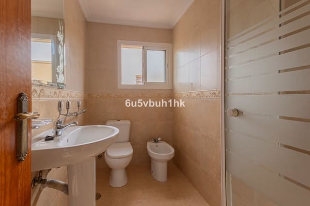3 soveværelse Lejlighed til salg i Playa de los Boliches, Fuengirola med garage - € 198.000 (Ref: 10142200)