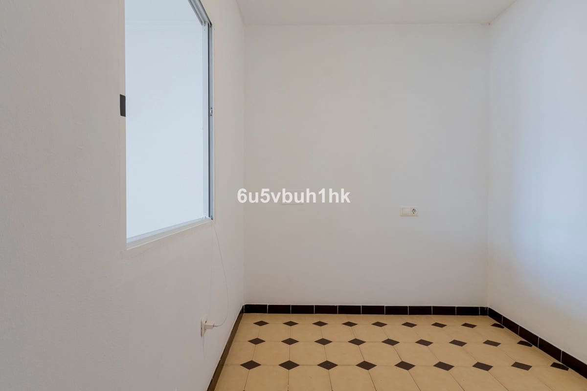3 soveværelse Lejlighed til salg i Fuengirola med garage - € 198.000 (Ref: 10142200)