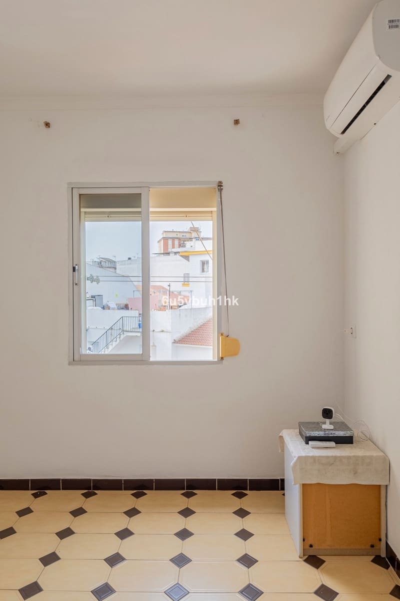 3 soveværelse Lejlighed til salg i Fuengirola med garage - € 198.000 (Ref: 10142200)