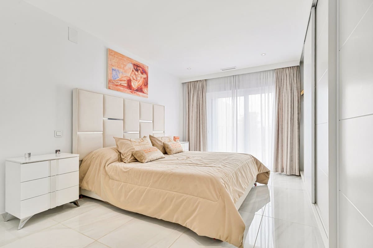 4 chambre Appartement à vendre à Marbella avec piscine garage - 1 200 000 € (Ref: 10142203)