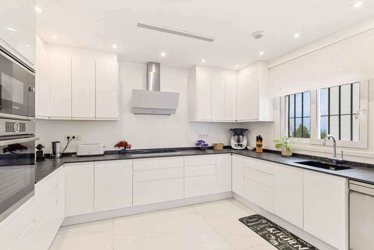 4 chambre Appartement à vendre à Marbella avec piscine garage - 1 200 000 € (Ref: 10142203)