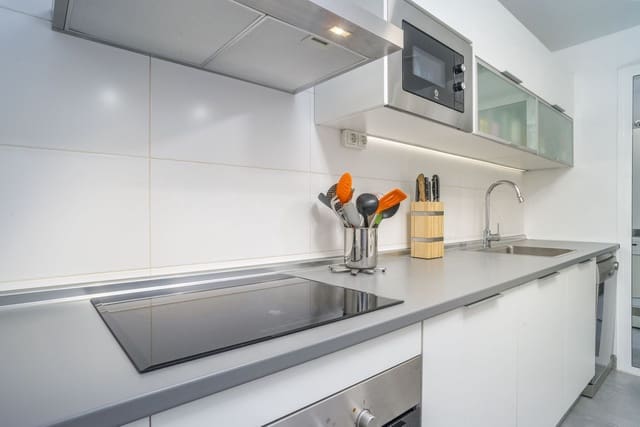 3 bedroom Apartment for sale in Centro, Estepona with pool garage - € 430,000 (Ref: 10142204)