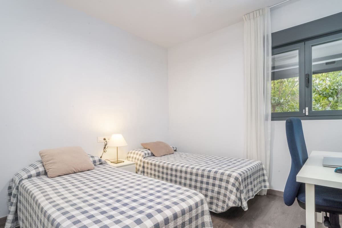 3 bedroom Apartment for sale in Estepona with pool garage - € 430,000 (Ref: 10142204)
