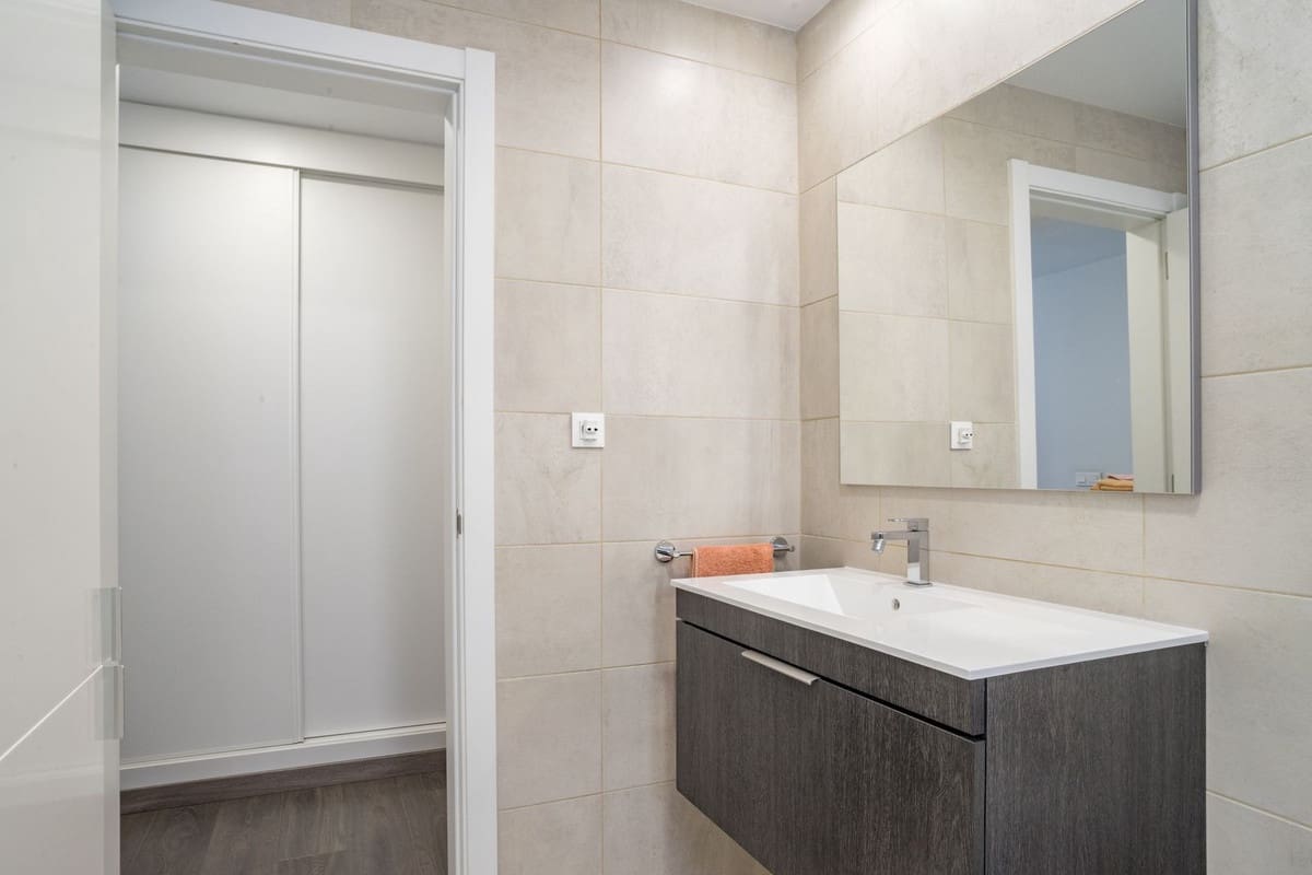 3 bedroom Apartment for sale in Estepona with pool garage - € 430,000 (Ref: 10142204)