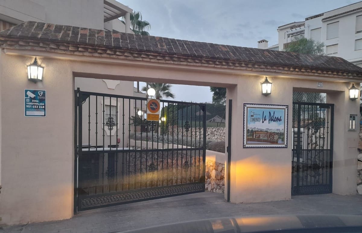 2 soverom Leilighet til salgs i Benalmadena med svømmebasseng garasje - € 335 000 (Ref: 10142220)