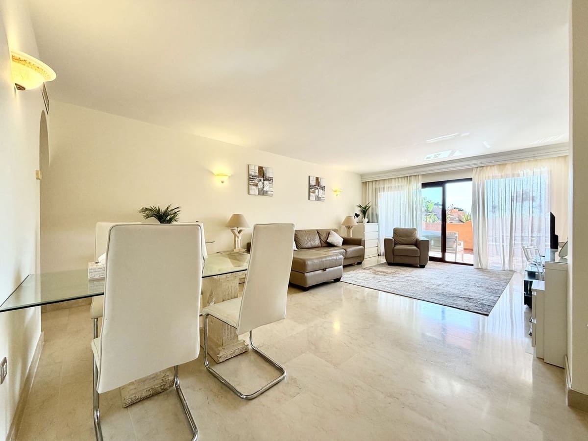 2 sypialnia Apartament na sprzedaż w Benahavis z basenem garażem - 445 000 € (Ref: 10142233)
