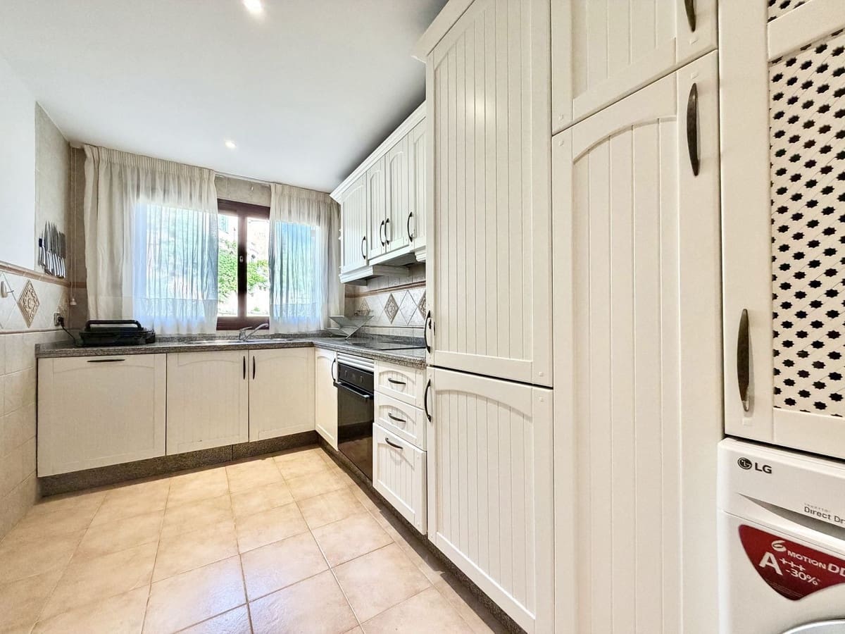 2 sypialnia Apartament na sprzedaż w Benahavis z basenem garażem - 445 000 € (Ref: 10142233)