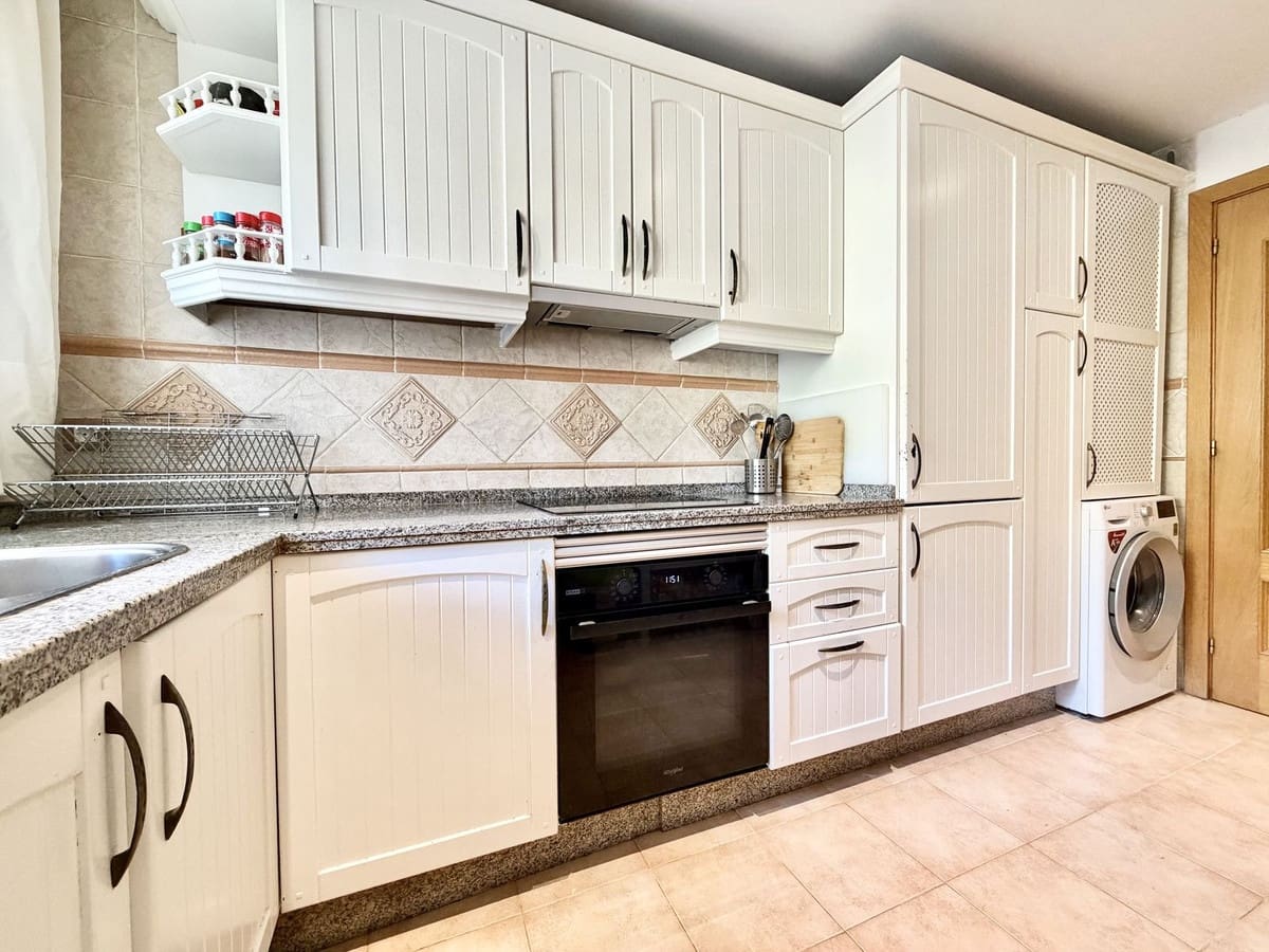 2 sypialnia Apartament na sprzedaż w Benahavis z basenem garażem - 445 000 € (Ref: 10142233)