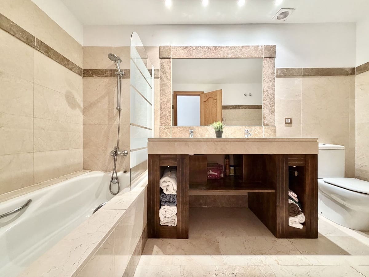 2 sypialnia Apartament na sprzedaż w Benahavis z basenem garażem - 445 000 € (Ref: 10142233)