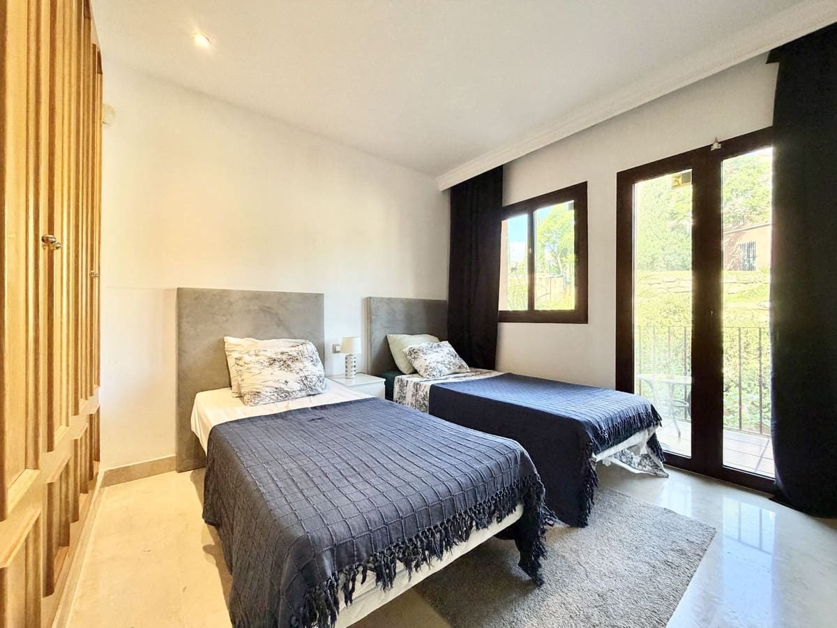 2 sypialnia Apartament na sprzedaż w Benahavis z basenem garażem - 445 000 € (Ref: 10142233)