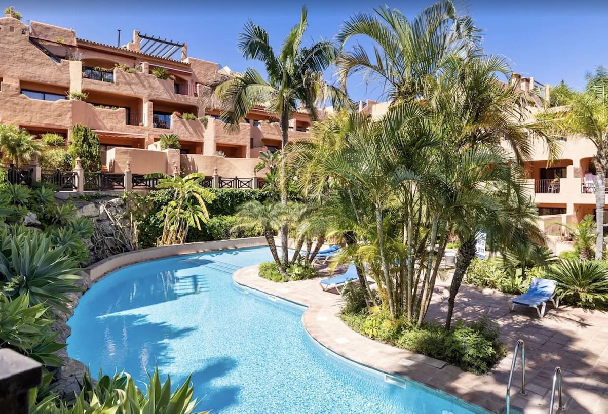 2 sypialnia Apartament na sprzedaż w Benahavis z basenem garażem - 445 000 € (Ref: 10142233)