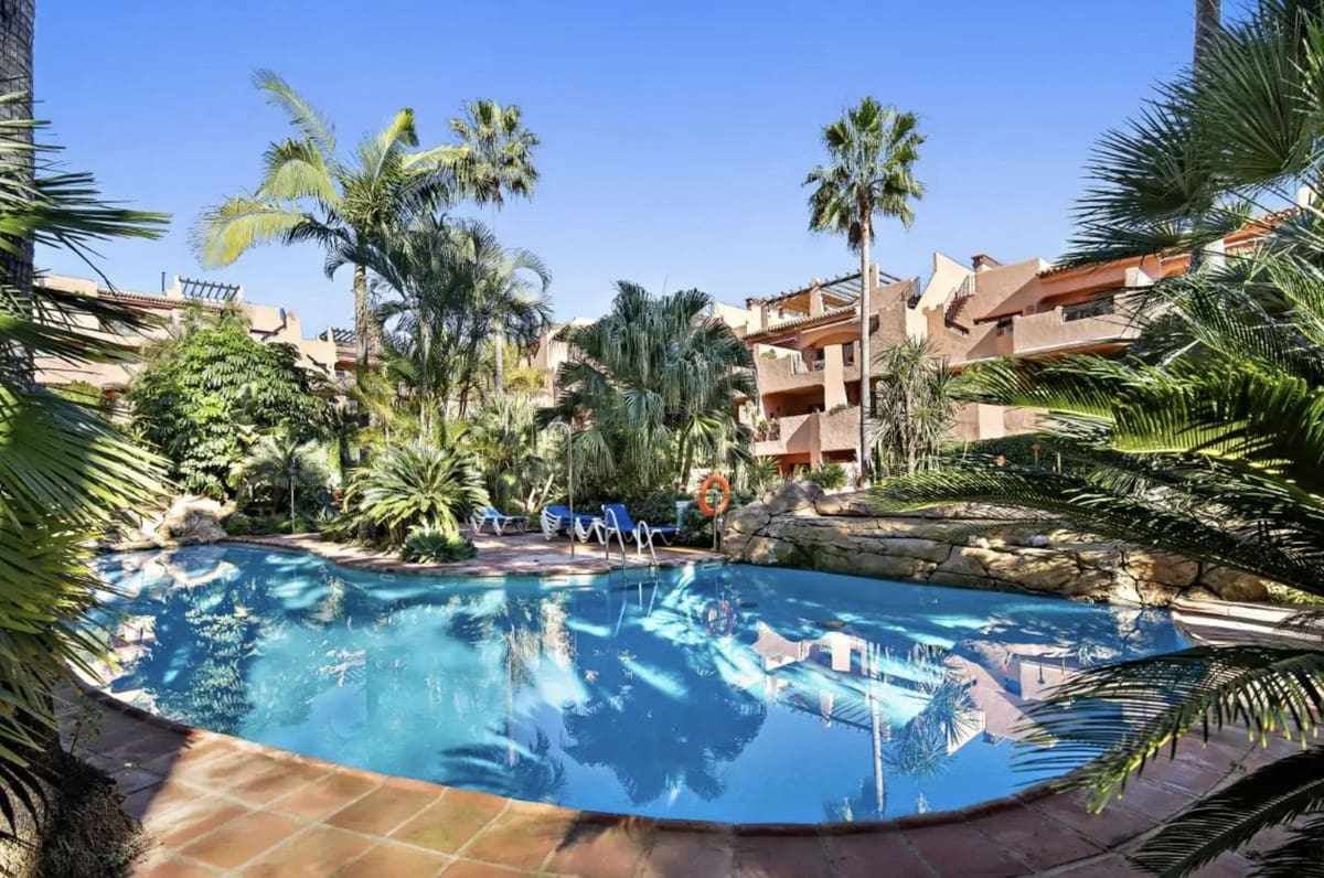 2 sypialnia Apartament na sprzedaż w Benahavis z basenem garażem - 445 000 € (Ref: 10142233)