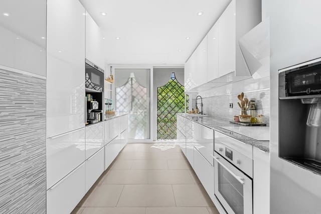 3 slaapkamer Appartement te koop in La Quinta, Benahavís met zwembad - € 850.000 (Ref: 10142248)