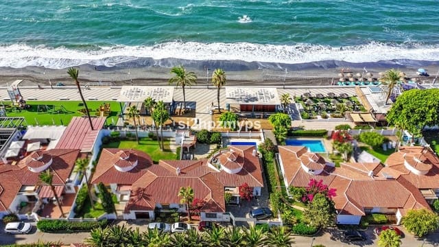5 quarto Moradia para venda em Torrox-Costa, Torrox com piscina garagem - 1 300 000 € (Ref: 10142256)
