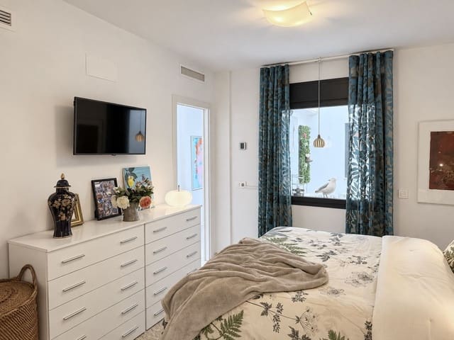 2 soveværelse Lejlighed til salg i Playa de los Boliches, Fuengirola med swimmingpool garage - € 549.000 (Ref: 10142264)