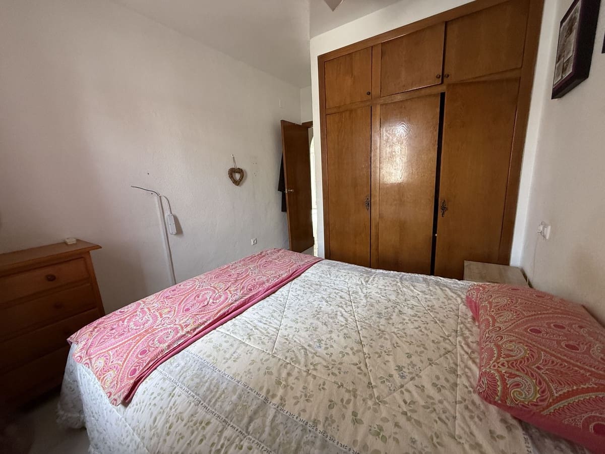 3 soveværelse Byhus til salg i Torrevieja med swimmingpool - € 174.900 (Ref: 10142323)