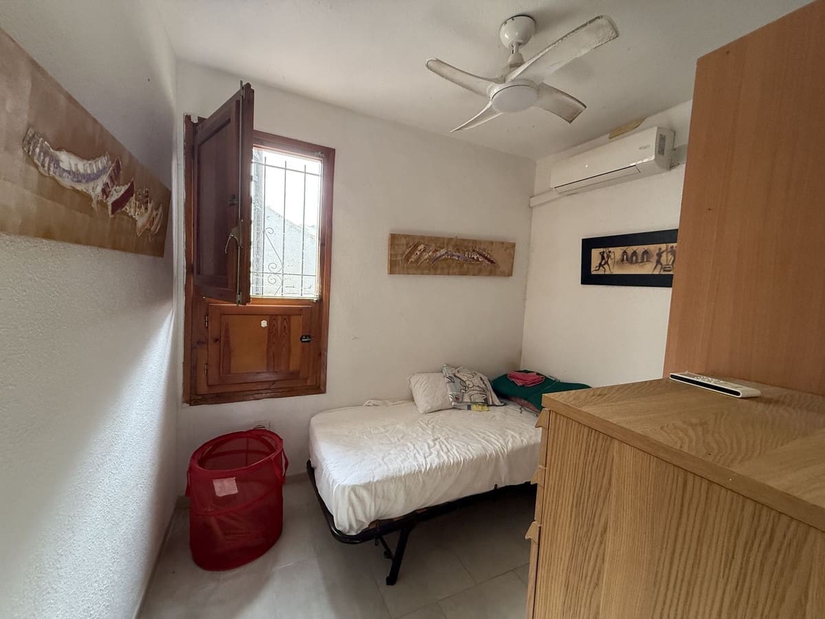 3 soveværelse Byhus til salg i Torrevieja med swimmingpool - € 174.900 (Ref: 10142323)