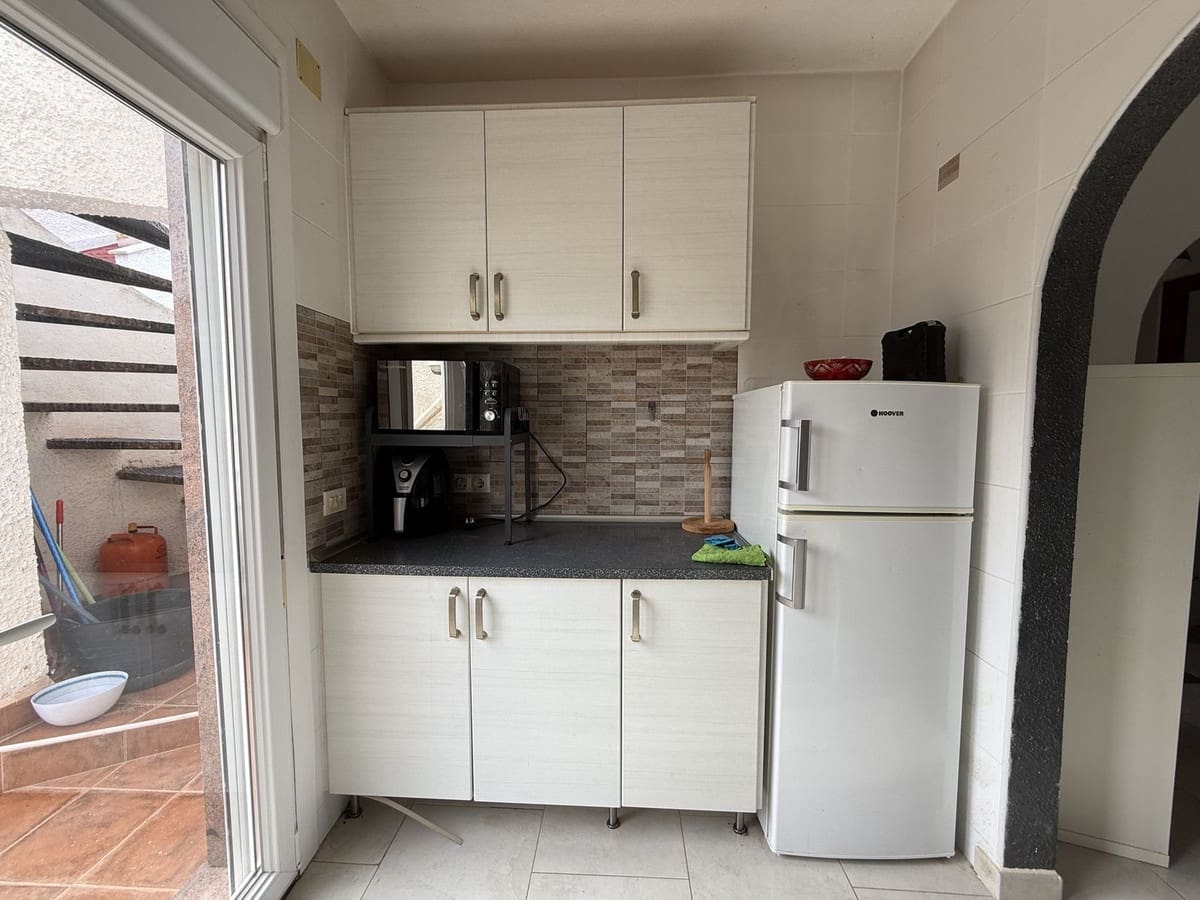 3 soveværelse Byhus til salg i Torrevieja med swimmingpool - € 174.900 (Ref: 10142323)