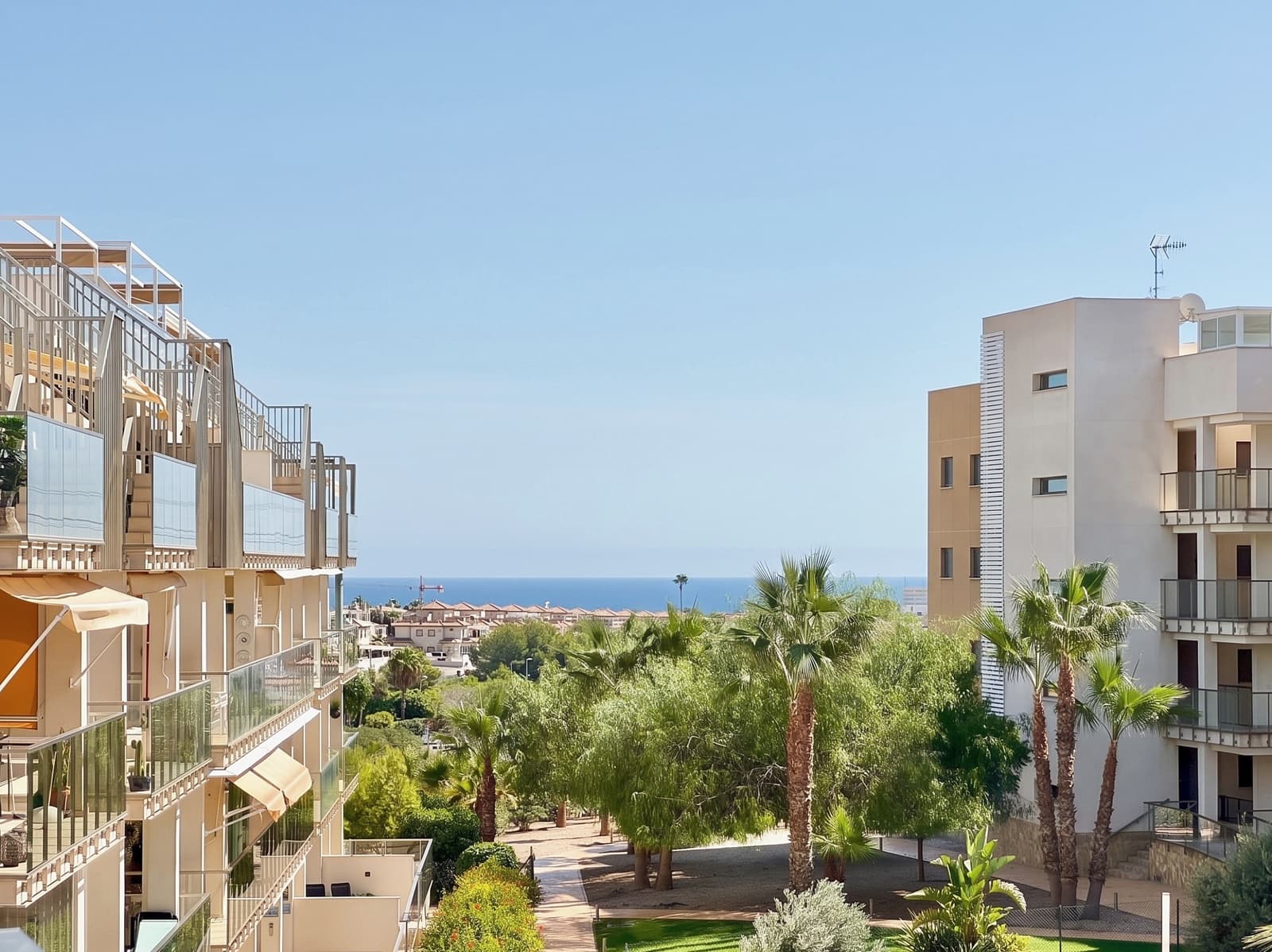 2 bedroom Apartment for sale in Orihuela with pool garage - € 289,000 (Ref: 10142696)