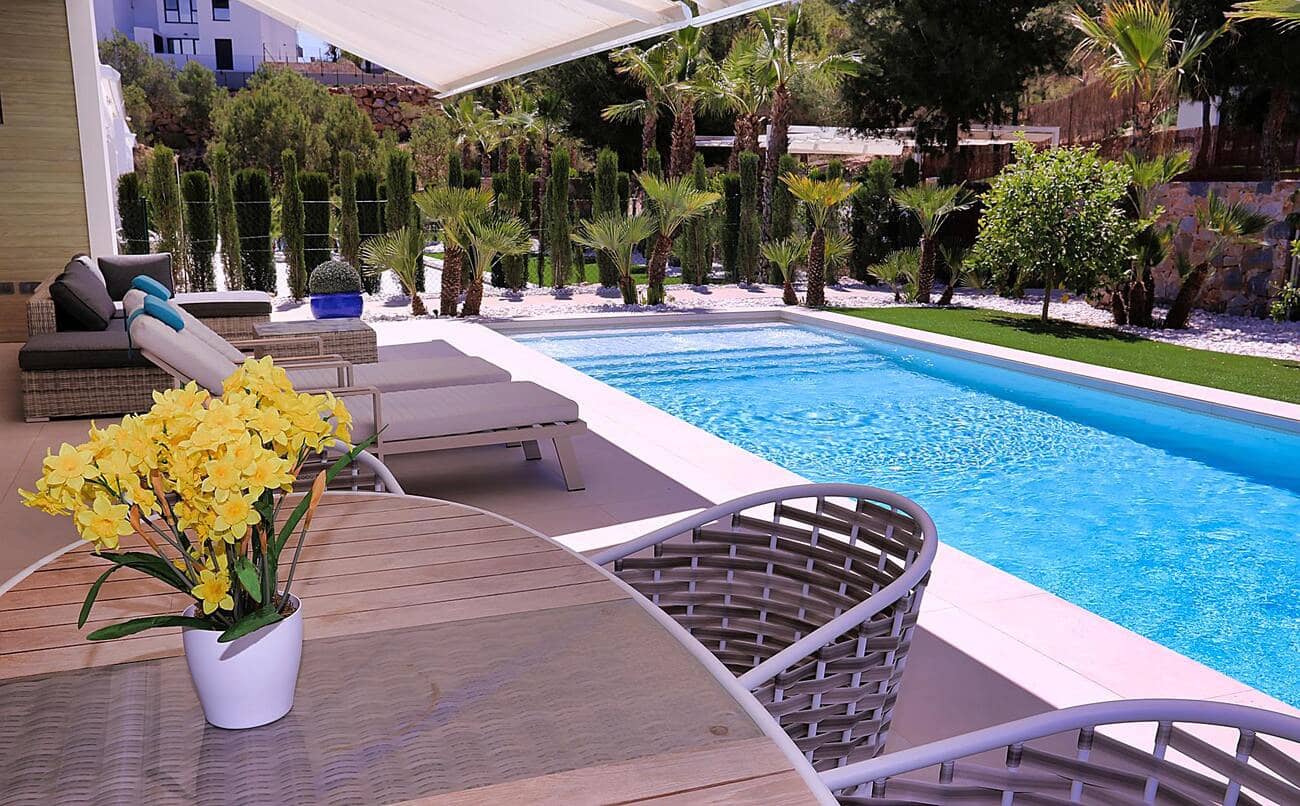 4 Zimmer Villa zu verkaufen in Las Colinas Golf mit Pool Garage - 950.000 € (Ref: 10142736)