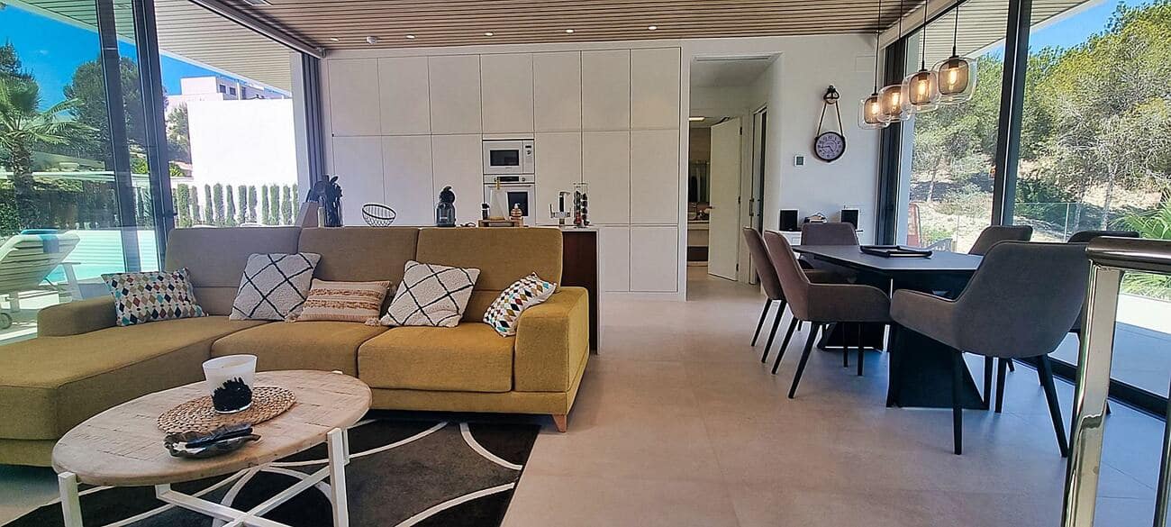 4 Zimmer Villa zu verkaufen in Las Colinas Golf mit Pool Garage - 950.000 € (Ref: 10142736)