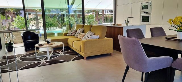 4 Zimmer Villa zu verkaufen in Las Colinas Golf, Orihuela mit Pool Garage - 950.000 € (Ref: 10142736)