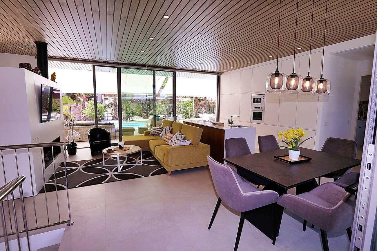 4 Zimmer Villa zu verkaufen in Las Colinas Golf mit Pool Garage - 950.000 € (Ref: 10142736)