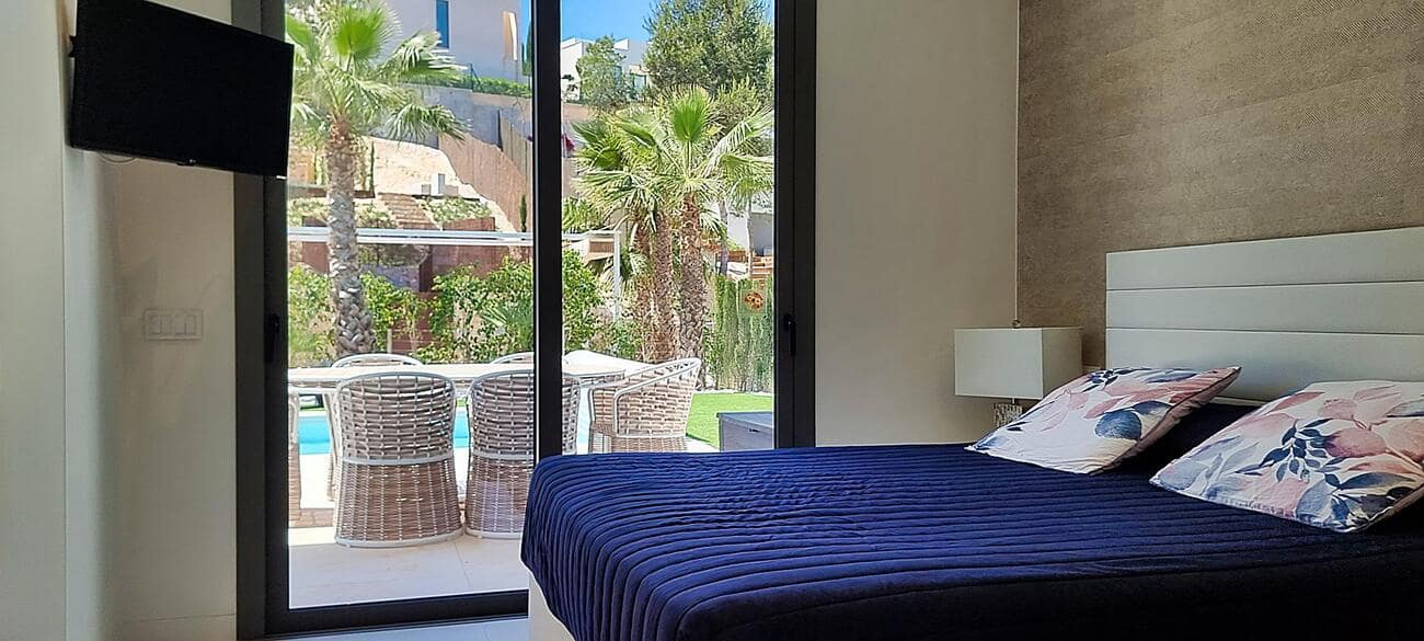 4 Zimmer Villa zu verkaufen in Las Colinas Golf mit Pool Garage - 950.000 € (Ref: 10142736)