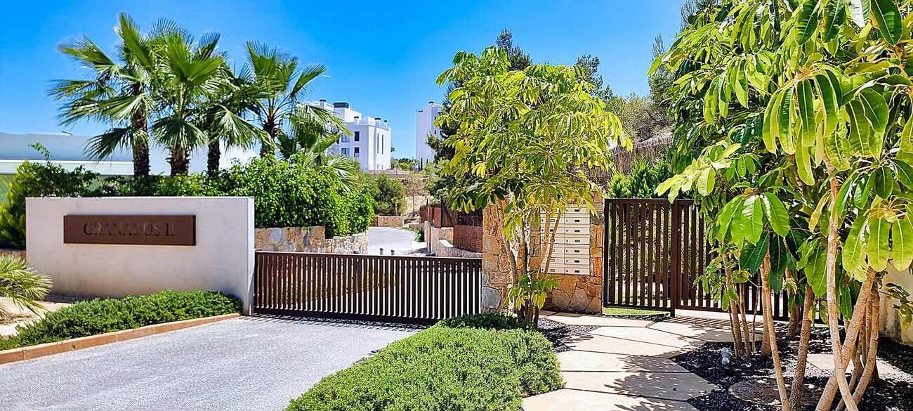 4 Zimmer Villa zu verkaufen in Las Colinas Golf mit Pool Garage - 950.000 € (Ref: 10142736)