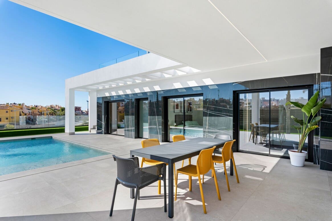 3 slaapkamer Villa te koop in Algorfa met zwembad garage - € 755.000 (Ref: 10142777)