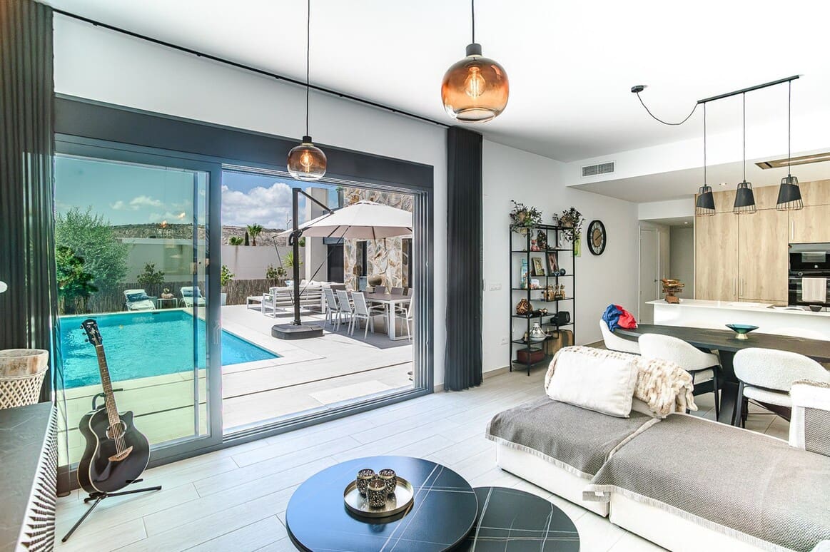 3 bedroom Villa for sale in Algorfa with pool garage - € 590,000 (Ref: 10142811)