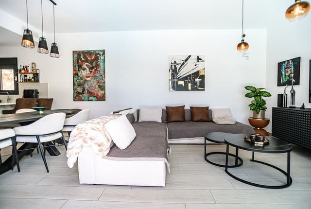 3 bedroom Villa for sale in Algorfa with pool garage - € 590,000 (Ref: 10142811)