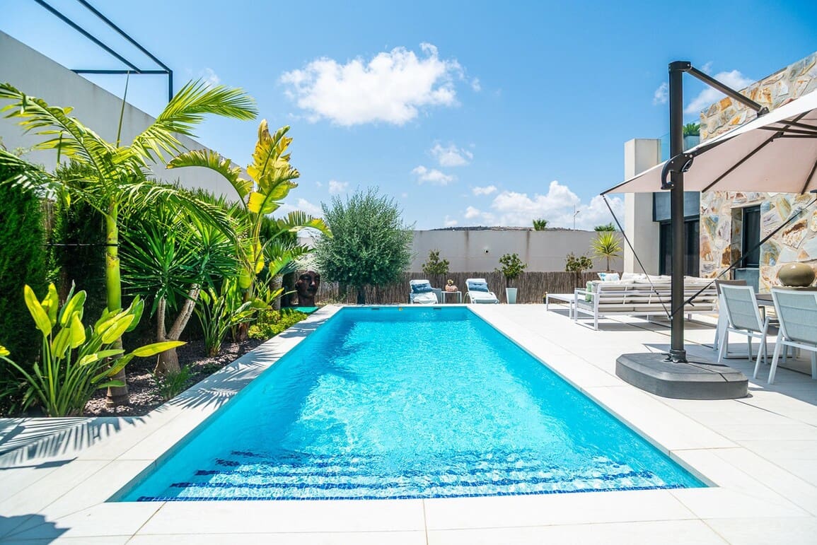 3 bedroom Villa for sale in Algorfa with pool garage - € 590,000 (Ref: 10142811)