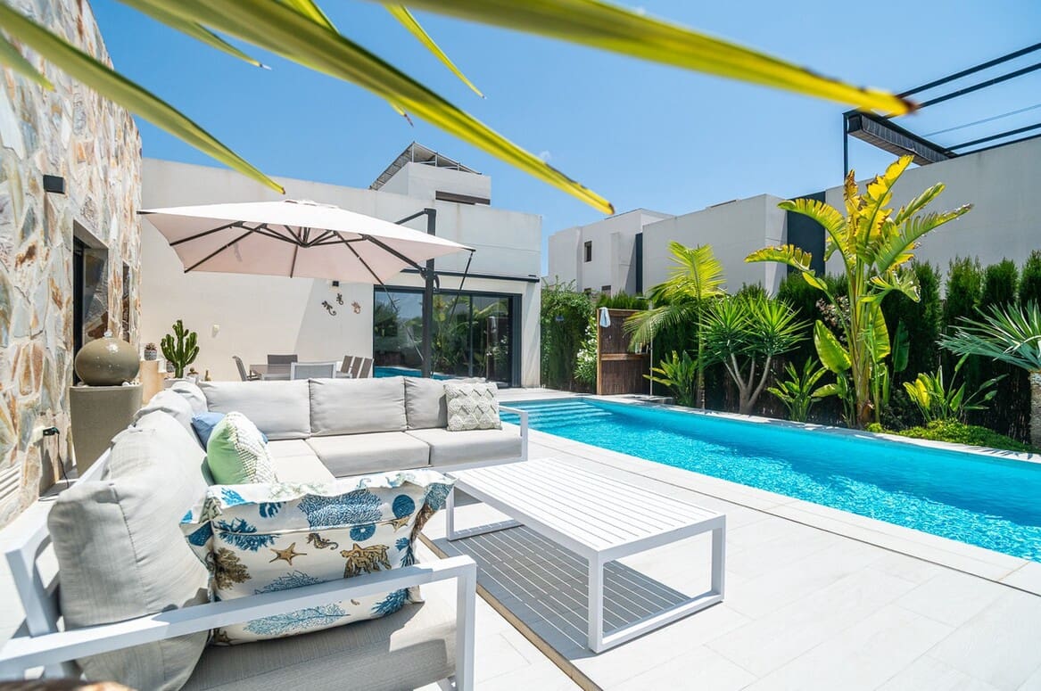 3 bedroom Villa for sale in Algorfa with pool garage - € 590,000 (Ref: 10142811)