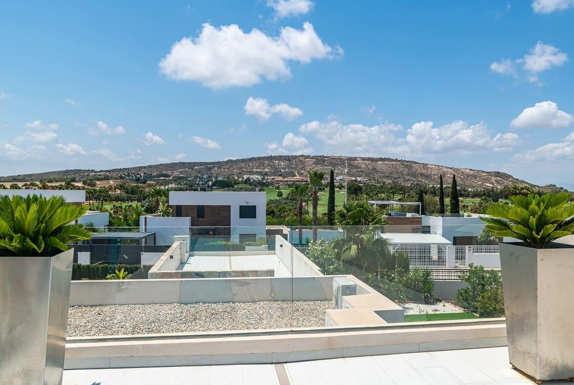 3 bedroom Villa for sale in Algorfa with pool garage - € 590,000 (Ref: 10142811)