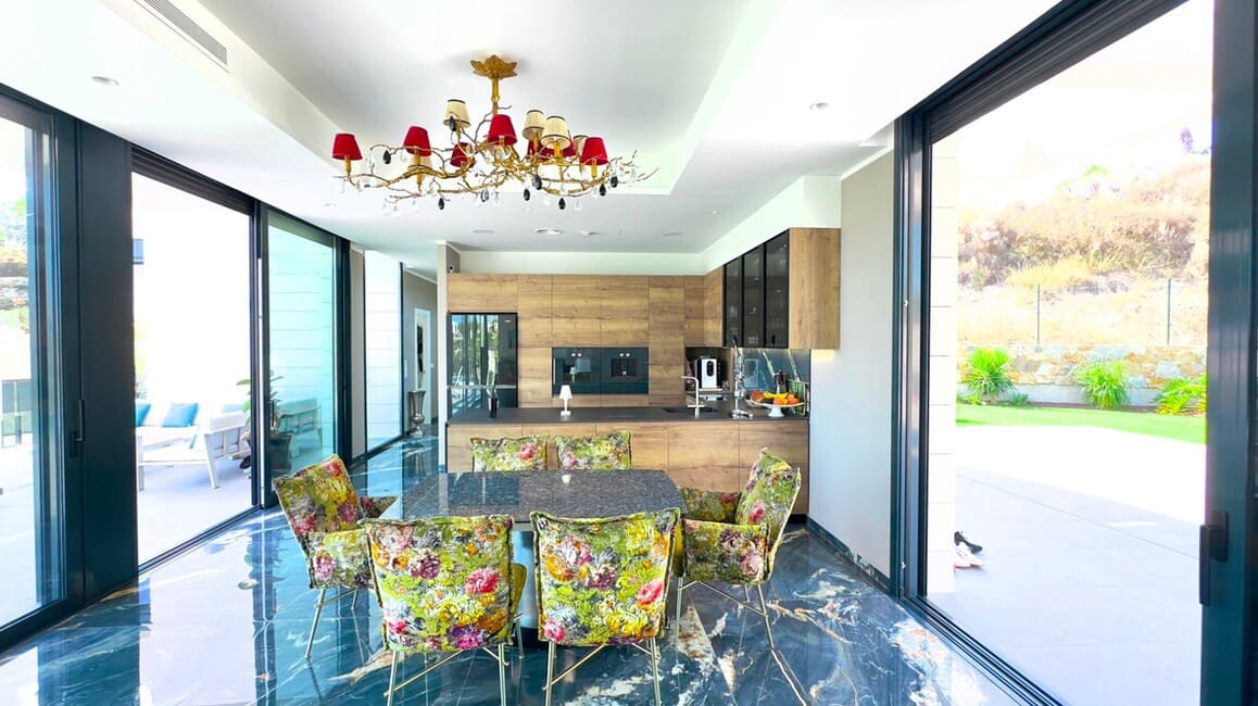 6 slaapkamer Villa te koop in Las Colinas Golf met zwembad garage - € 2.350.000 (Ref: 10142816)