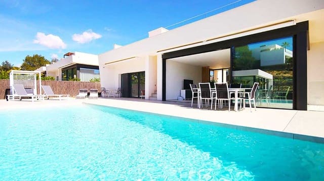 3 soverom Villa til salgs i Las Colinas Golf, Orihuela med svømmebasseng garasje - € 950 000 (Ref: 10142817)