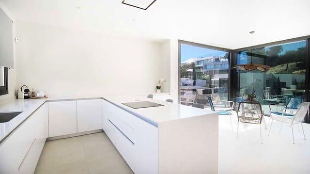 3 soverom Villa til salgs i Las Colinas Golf, Orihuela med svømmebasseng garasje - € 950 000 (Ref: 10142817)