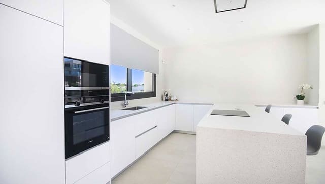 3 soverom Villa til salgs i Las Colinas Golf, Orihuela med svømmebasseng garasje - € 950 000 (Ref: 10142817)