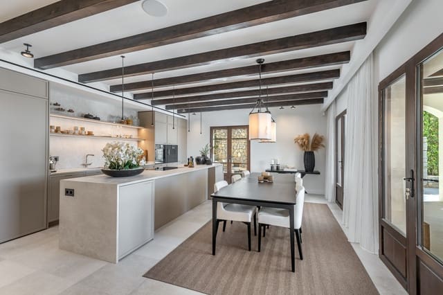 4 soveværelse Villa til salg i Andratx med swimmingpool garage - € 11.650.000 (Ref: 10142926)