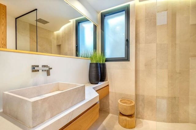4 bedroom Apartment for sale in Santa Ponsa, Calvià - € 1,563,000 (Ref: 10142945)