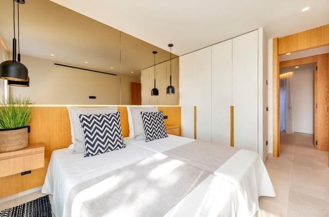 4 bedroom Apartment for sale in Santa Ponsa, Calvià - € 1,563,000 (Ref: 10142945)