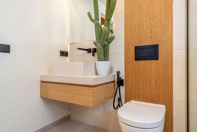 4 bedroom Apartment for sale in Santa Ponsa, Calvià - € 1,563,000 (Ref: 10142945)