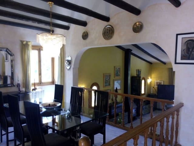 Chalet de 5 habitaciones en Calvià Pueblo, Calvià en venta con piscina garaje - 2.650.000 € (Ref: 10142964)